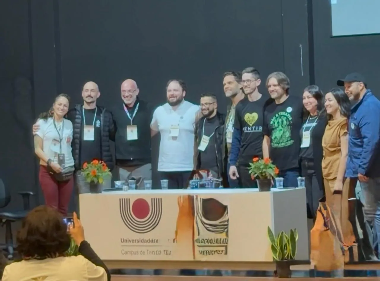 Equipe da ABCMED participando do Fórum Paranaense de Cannabis Medicinal.